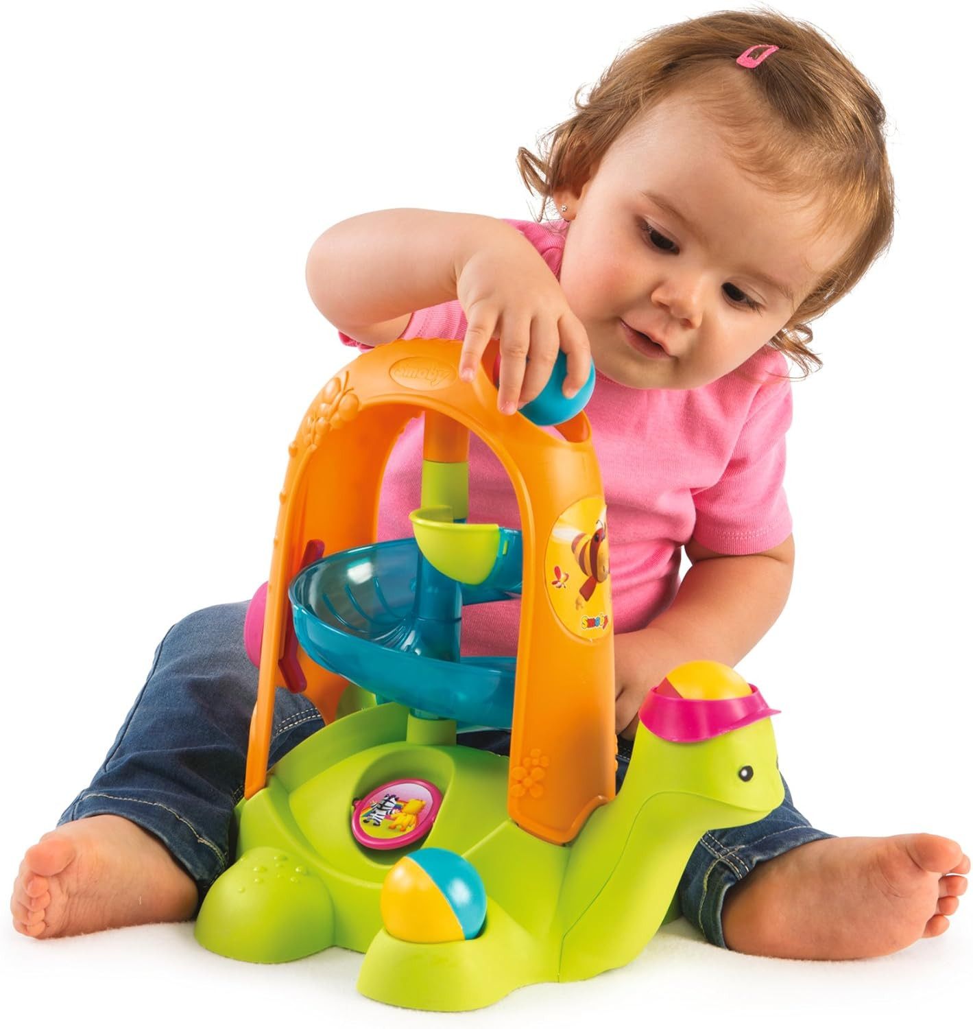 Süße Schildkröte mit Kugelbahn