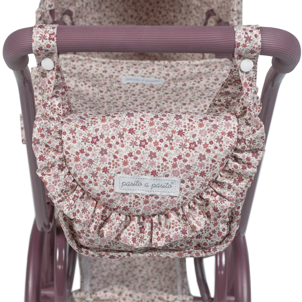 Kinderwagen mit Kirschblüten und großen Rädern